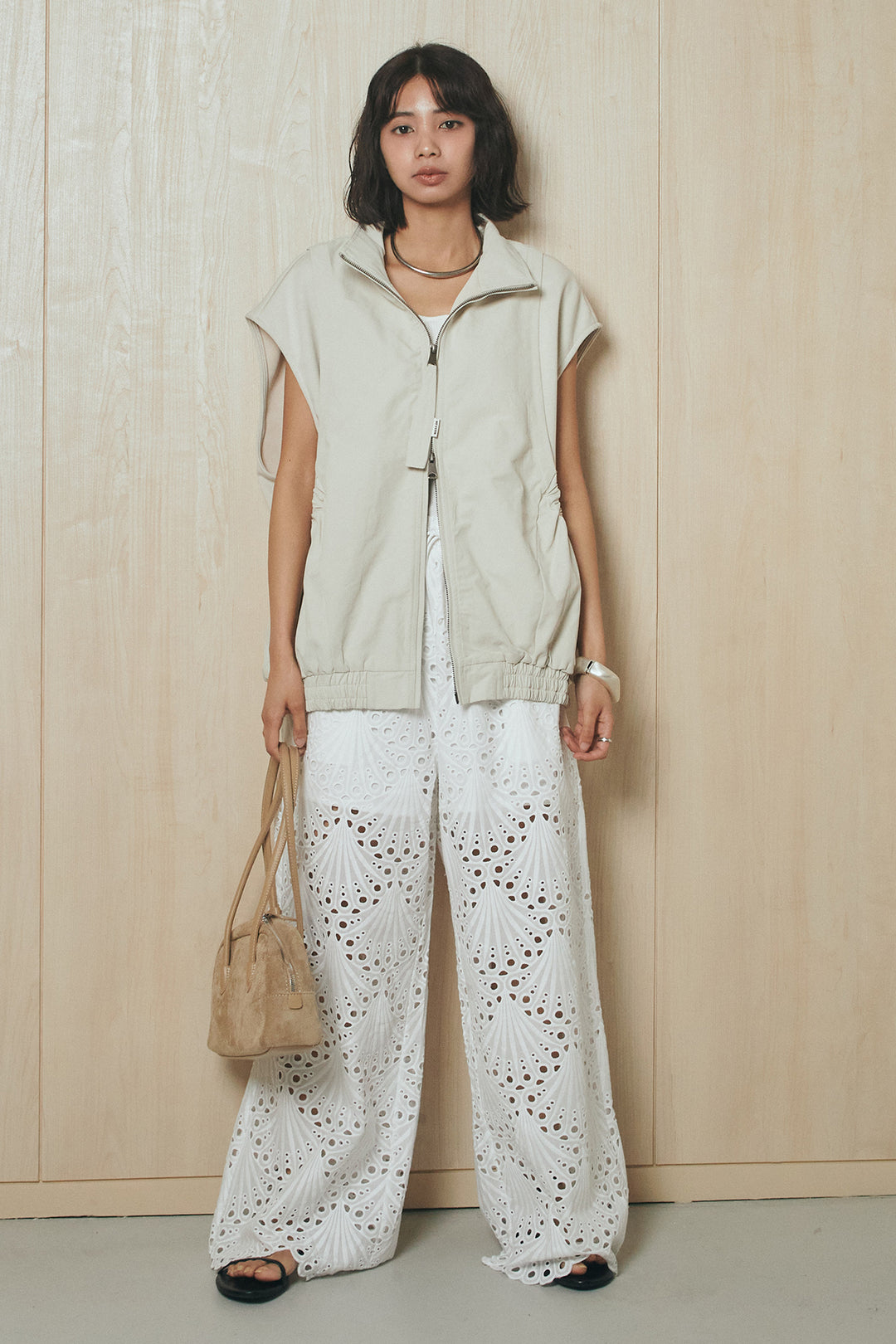 [SET]ショルダー切替スタンドネックジップベスト+レース刺繍リラックスパンツ(2set)