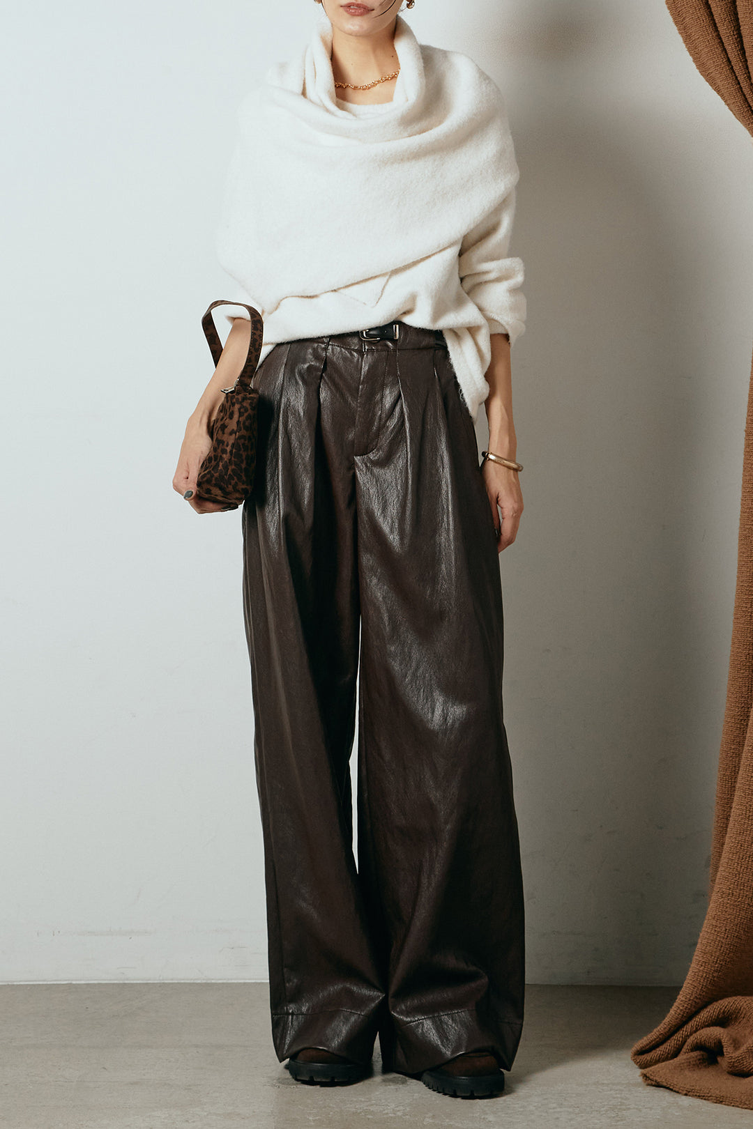 [SET]ネック巻きデザインニットトップス+ベルト付きレザーライクタックパンツ(2set)