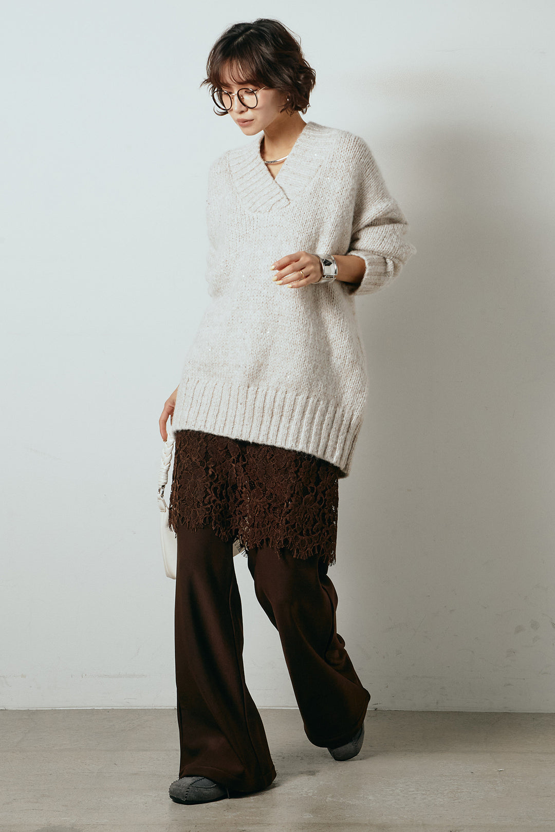 [SET]Vネックラメニットトップス+レース刺繍レイヤードフレアパンツ(2set)