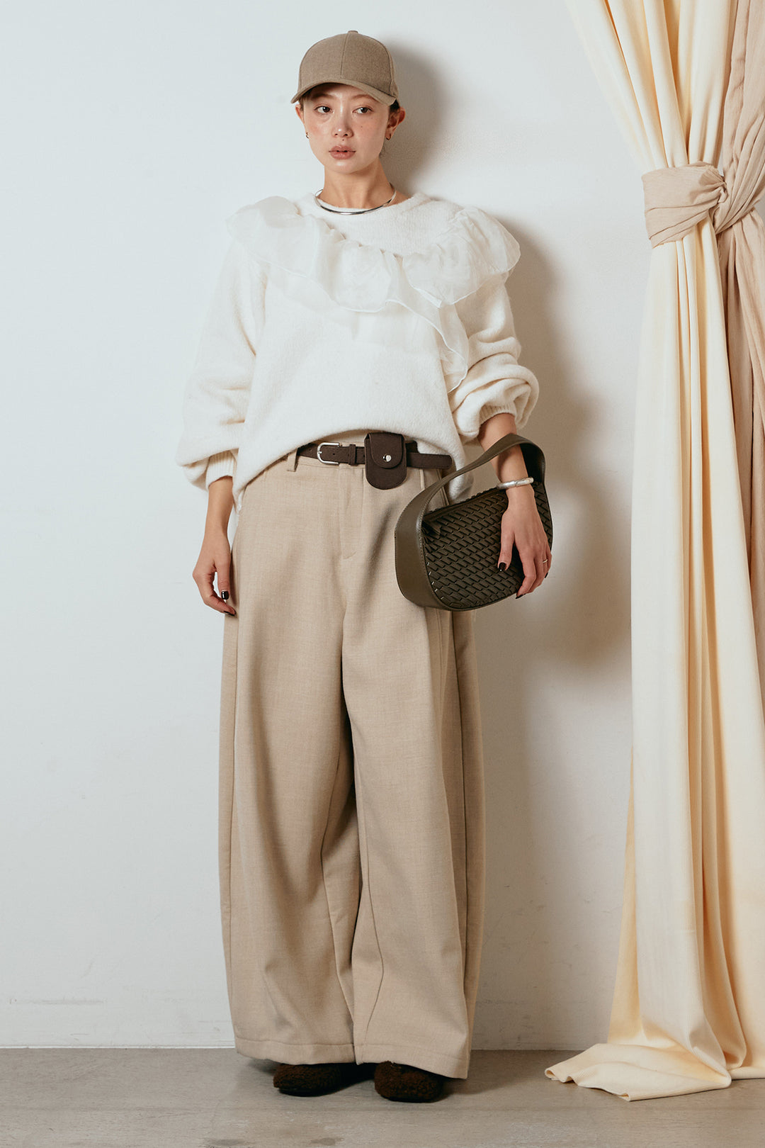 [SET]アシンメトリーフリルニットトップス+ポーチベルト付きカーブパンツ(2set)