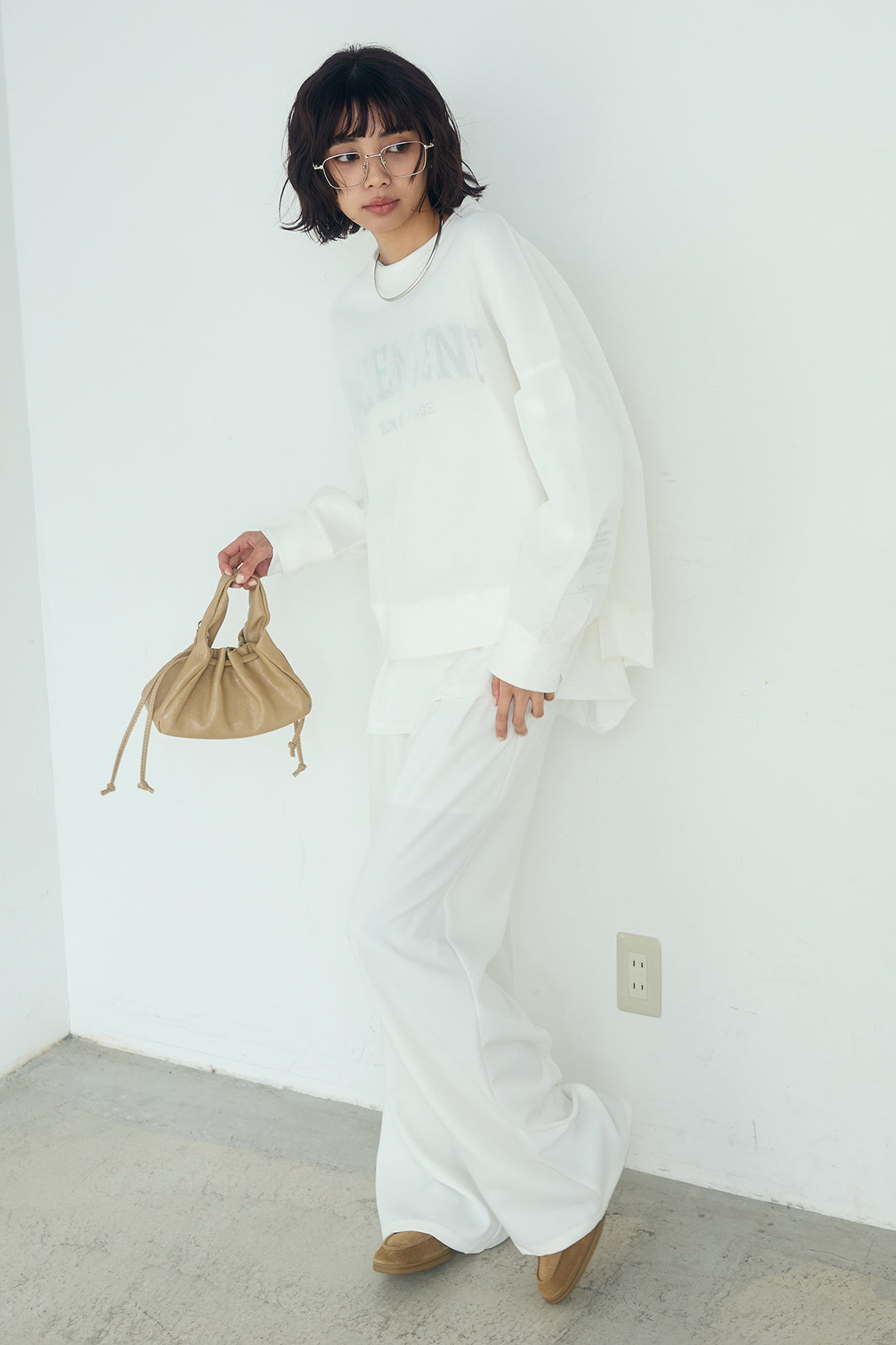 [SET]クリアダンボールプルオーバー+斜めボタンタック入りスラックス+フロントロゴビッグプルオーバー(3set)