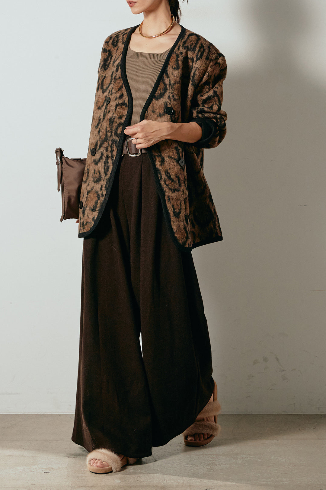 [SET]ノーカラーレオパード柄アウター+フェイクレザー太ベルト付きタックワイドパンツ(2set)