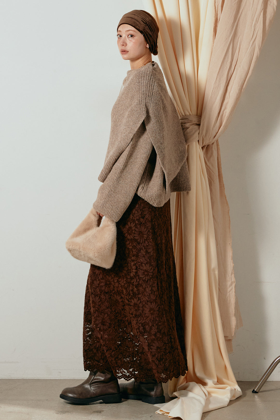 [SET]ケープデザインリブニットトップス+花柄刺繍ベロアフレアスカート(2set)