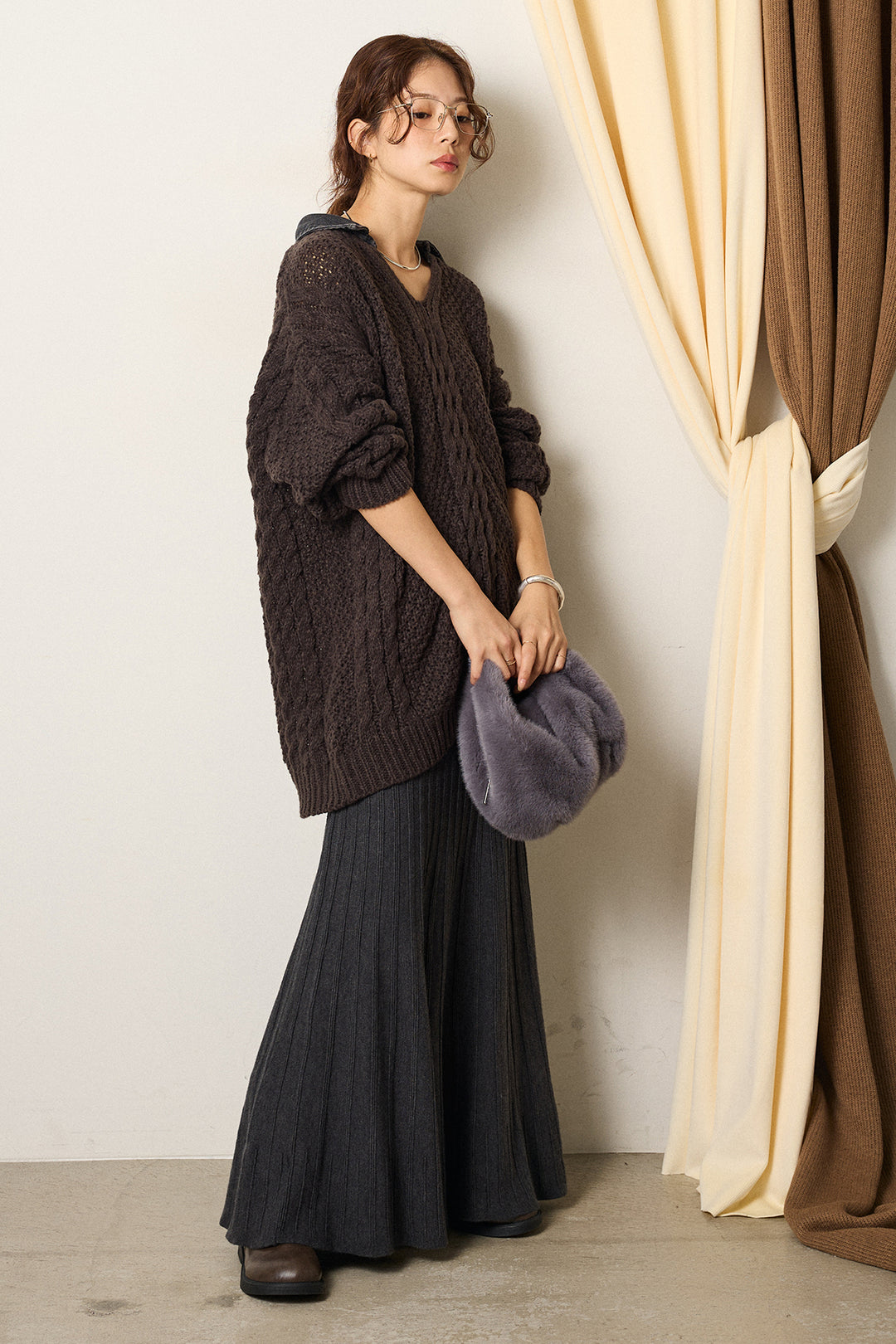 [SET]デニムカラーケーブルオーバーニット+編み地切り替えフレアニットスカート(2set)