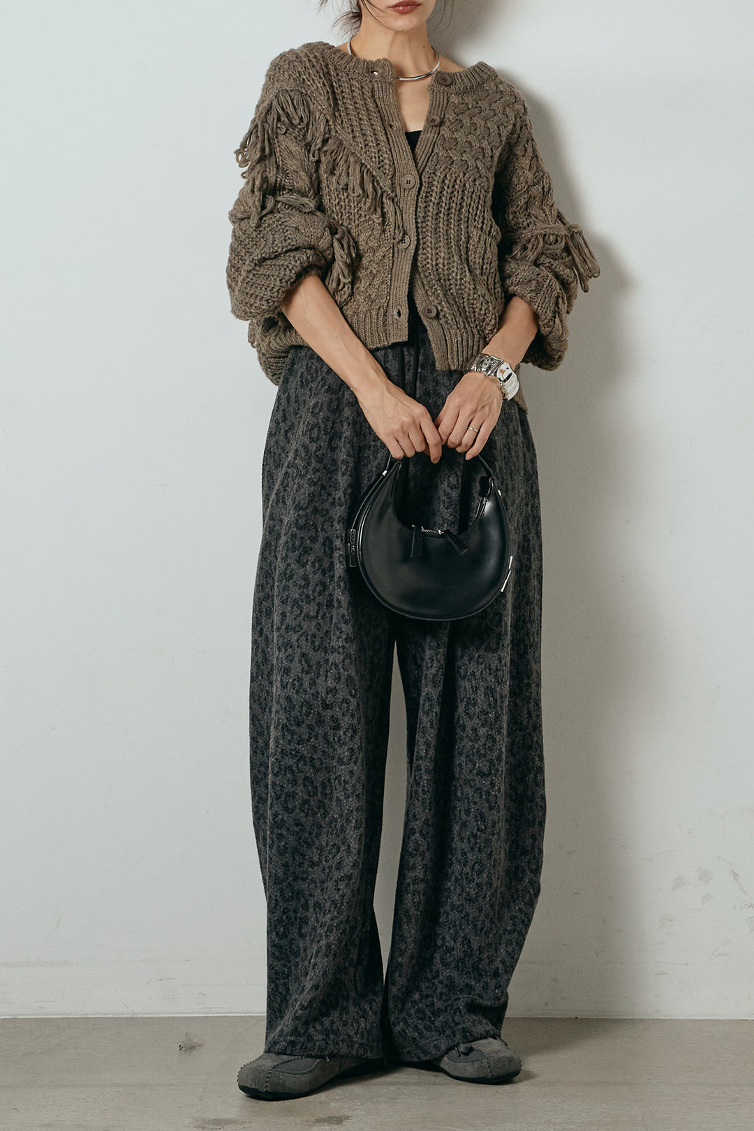 [SET]ランダムフリンジニットカーディガン+リラックスレオパード柄ワイドパンツ(2set)