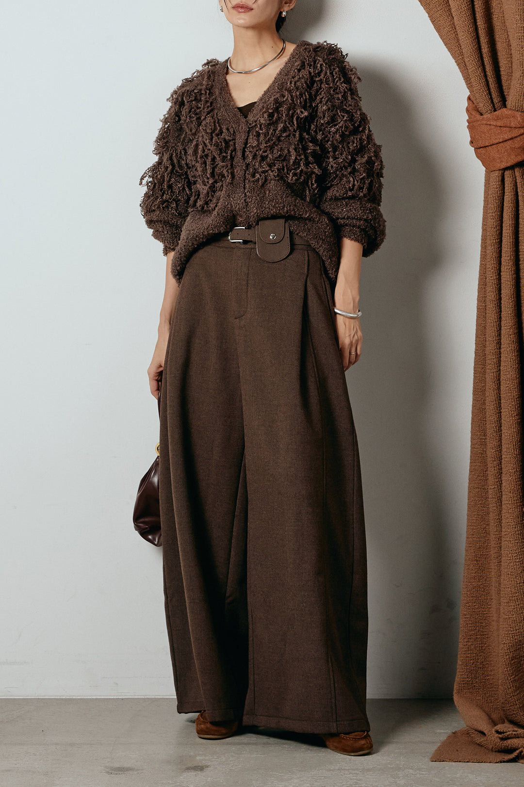 [SET]ループ編みVネックニットカーディガン+ポーチベルト付きカーブパンツ(2set)