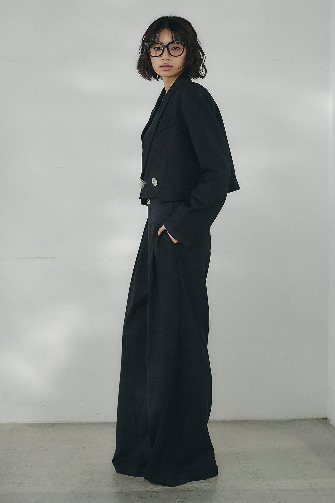 [SET]メタルプレートショート丈ジャケット+メタルプレートタックワイドパンツ(2set)