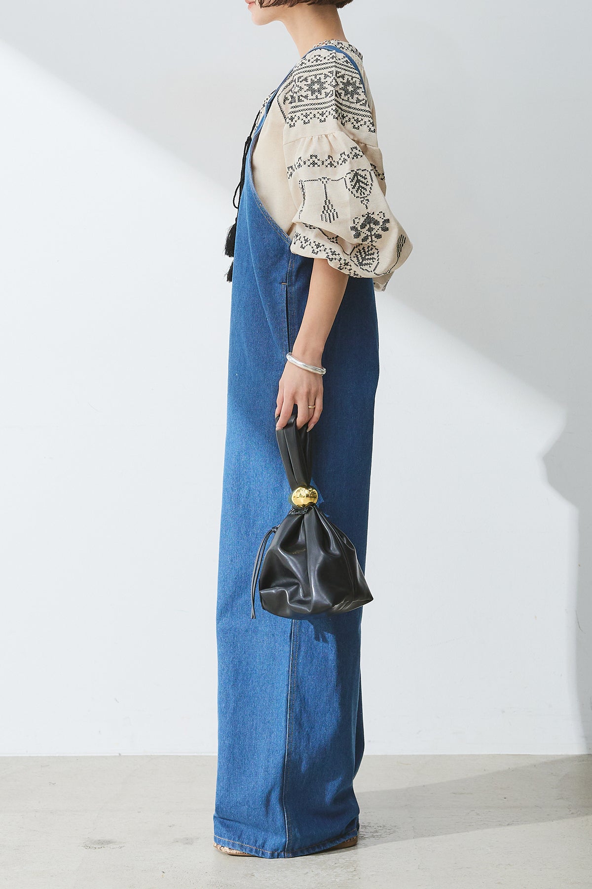 新品 ESICA デニムサロペット＋ブラウス SET]刺繍バルーンブラウス+デニムフロントジップVネック