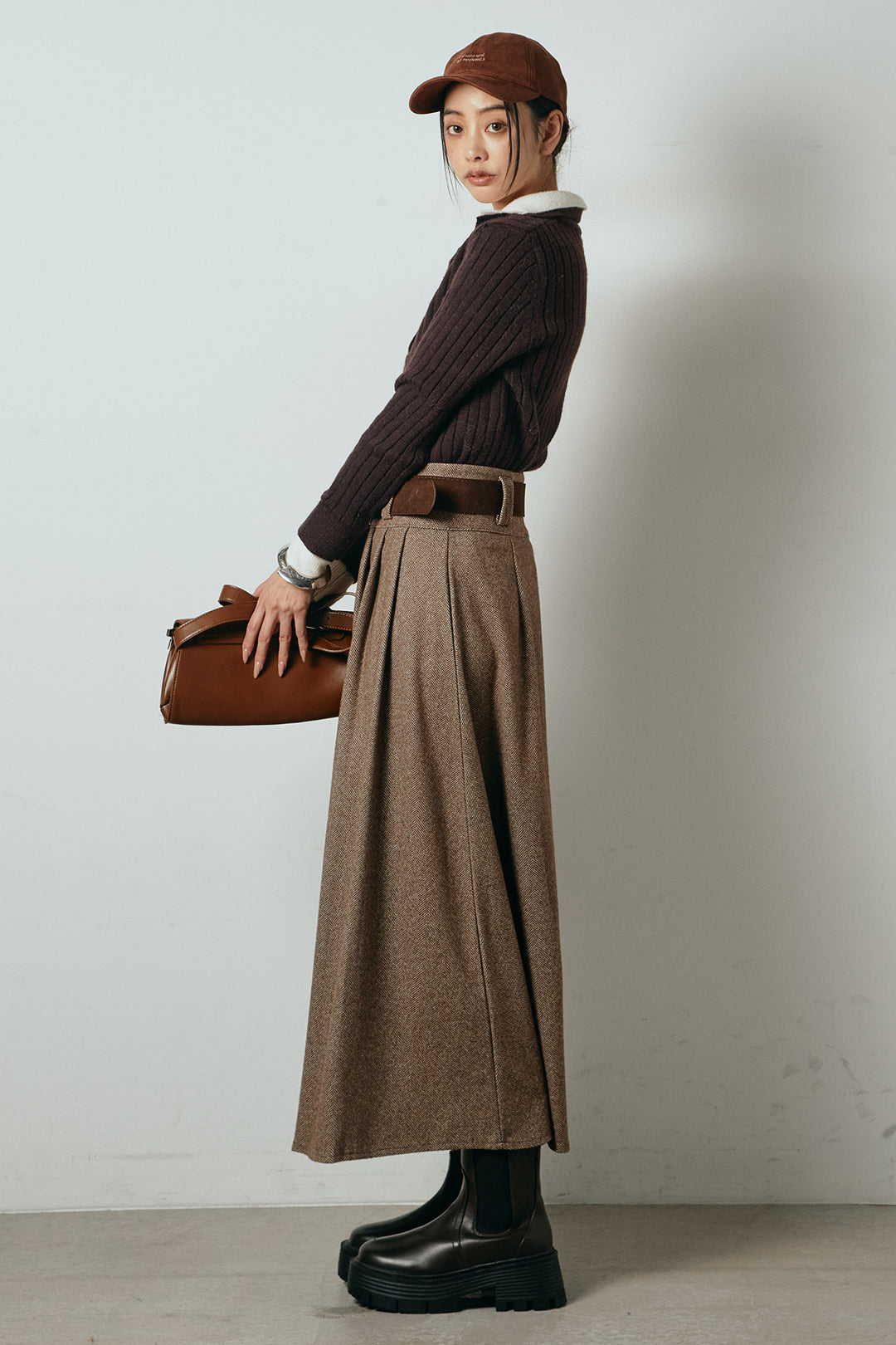 [SET]レイヤード風リブニットトップス+太ベルト付きヘリンボーンプリーツスカート(2set)