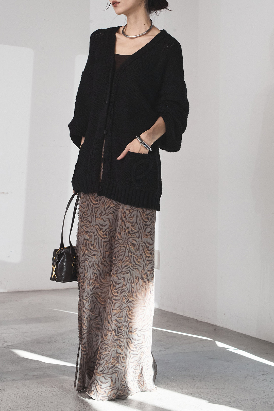 [SET]コード刺繍リラックスニットカーディガン+抽象柄ロングスカート(2set)