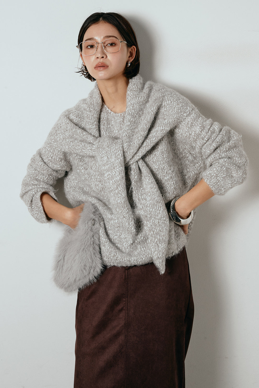 [SET]スカーフ付きミックスニットトップス+スウェードライク裾フリンジスカート(2set)