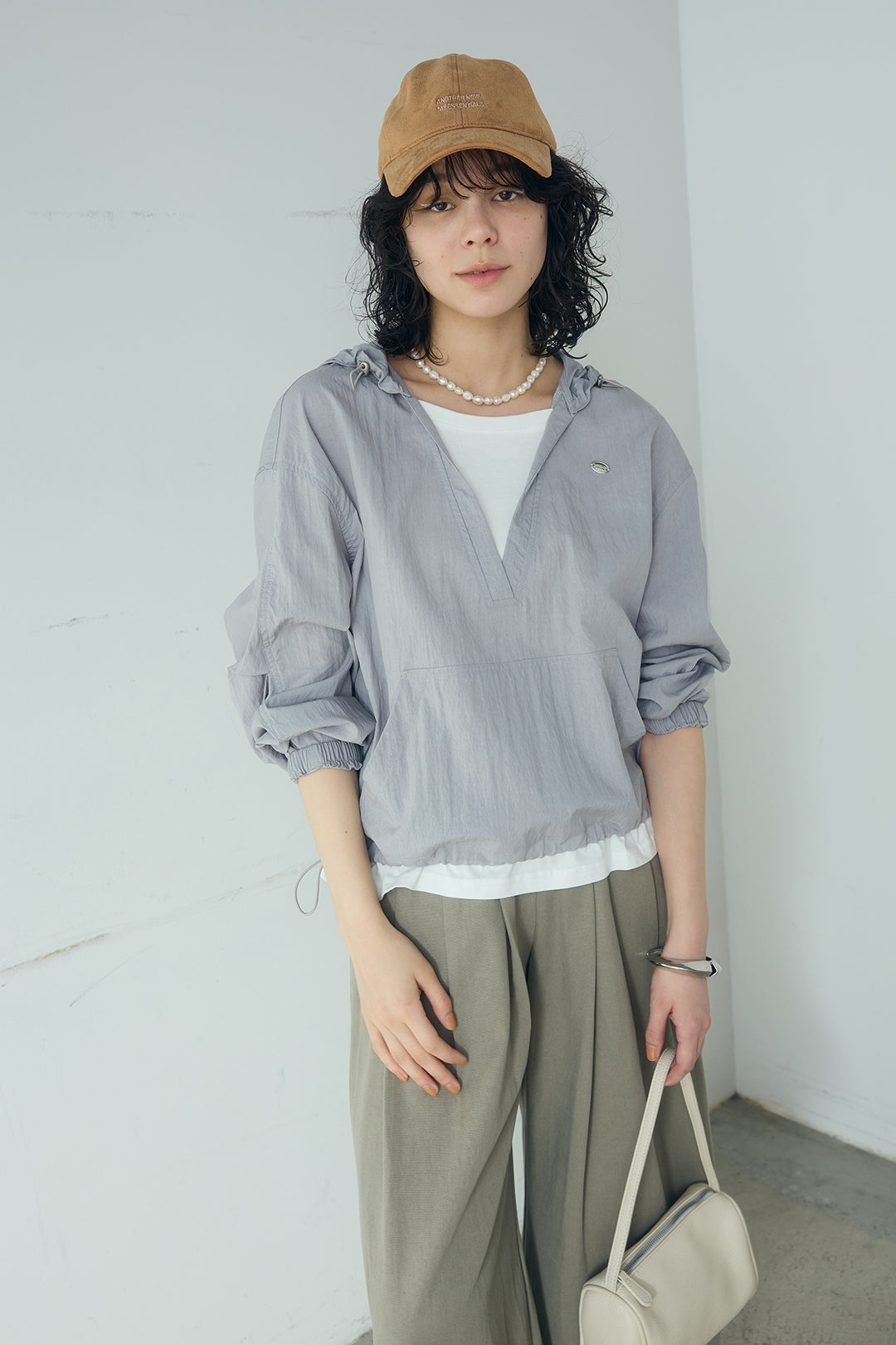 [SET]レイヤードデザインフーディートップス+サイド調整ベルトタックパンツ(2set)