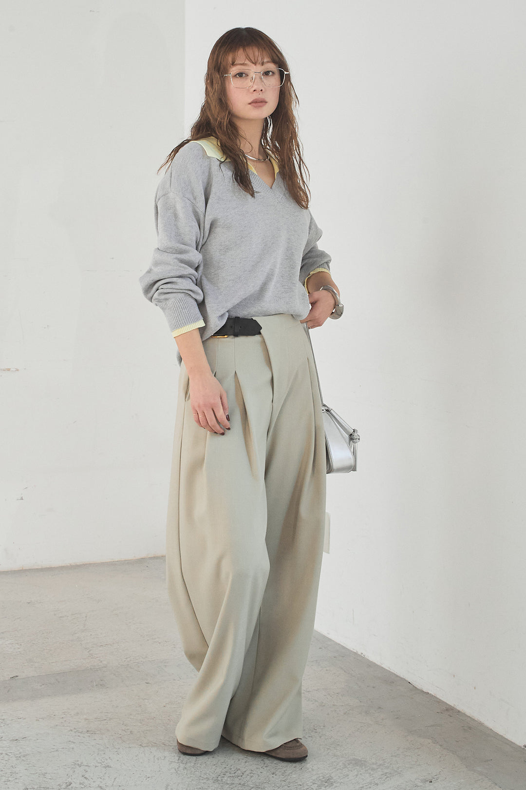 [SET]バイカラーニットレイヤード風プルオーバー+サイドベルトタック入りスラックス(2set)