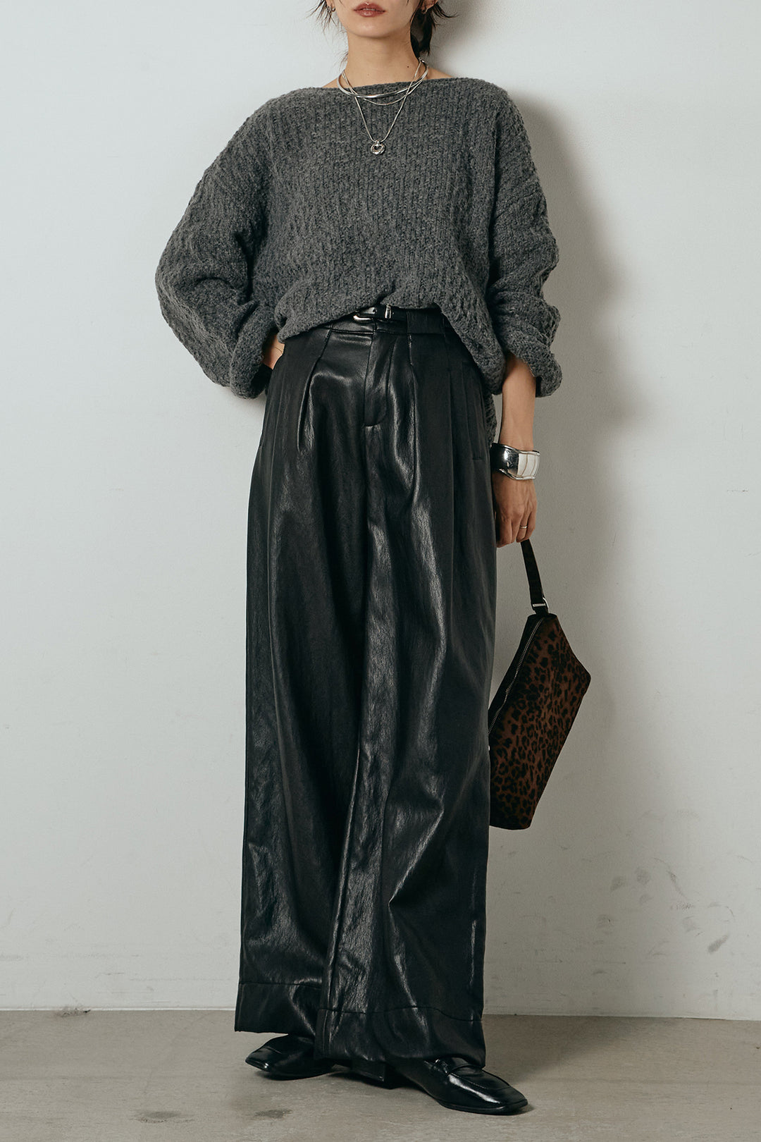 [SET]ボリューム編みニットプルオーバー+ベルト付きレザーライクタックパンツ(2set)