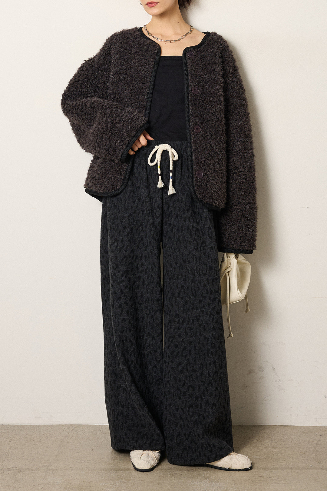 [SET]ノーカラー裏地レオパードボアアウター+レオパードジャガードニットパンツ(2set)