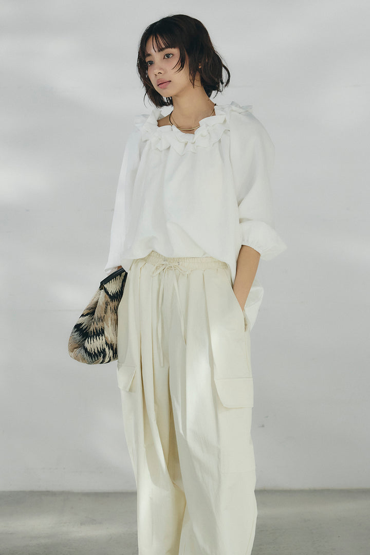 [SET]ネックフリルデザインブラウス+撥水ジョガーパンツ(2set)