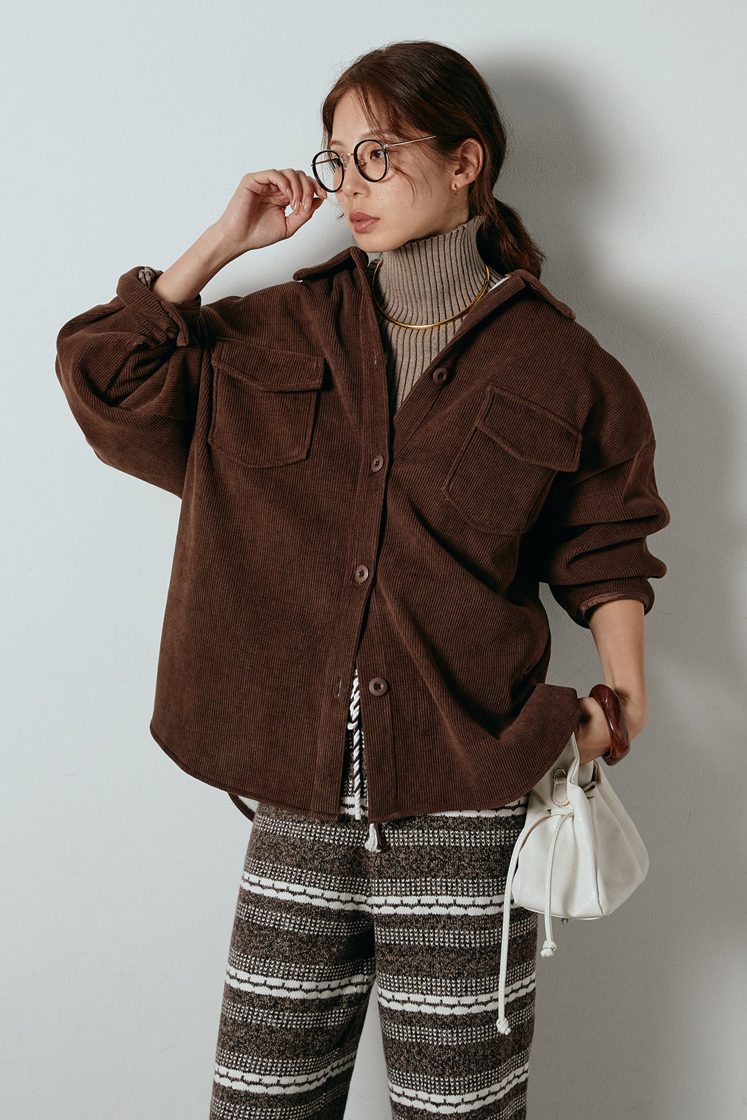 [SET]襟付きコーデュロイポケットシャツ+マルチライン柄リラックスニットパンツ(2set)