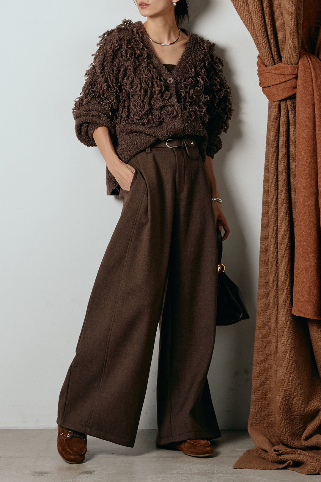 [SET]ループ編みVネックニットカーディガン+ポーチベルト付きカーブパンツ(2set)