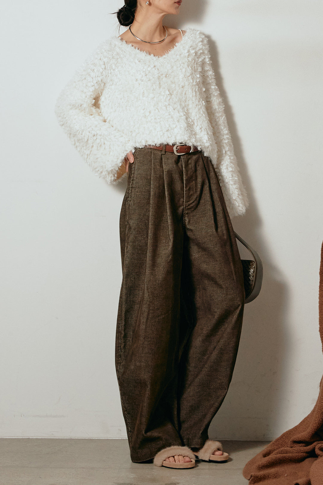 [SET]深Vネックチョウチョヤーンニットトップス+フロントタック入りコーデュロイパンツ(2set)