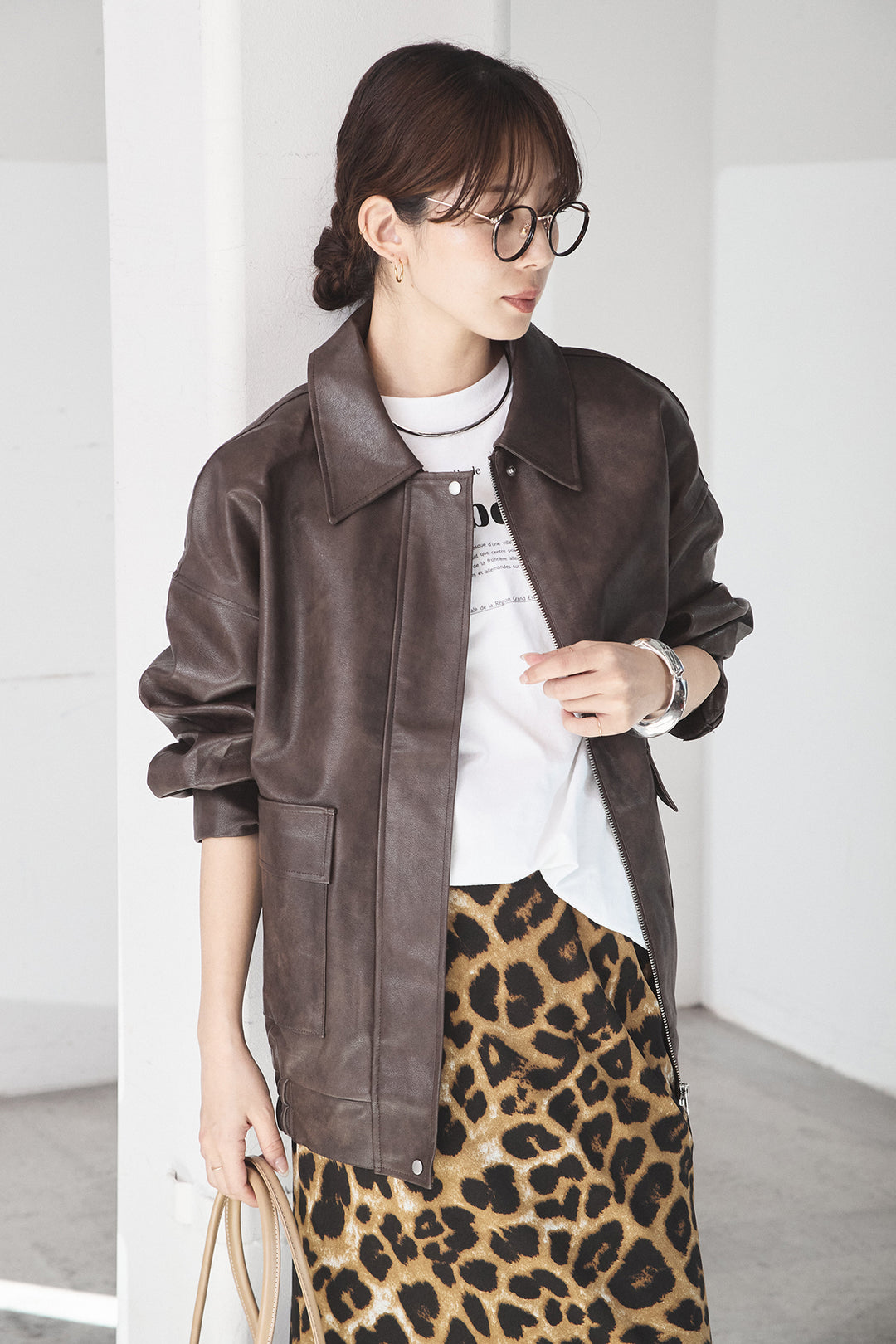[SET]レザーライクオーバーサイズブルゾン+レオパードサテンナロースカート(2set)