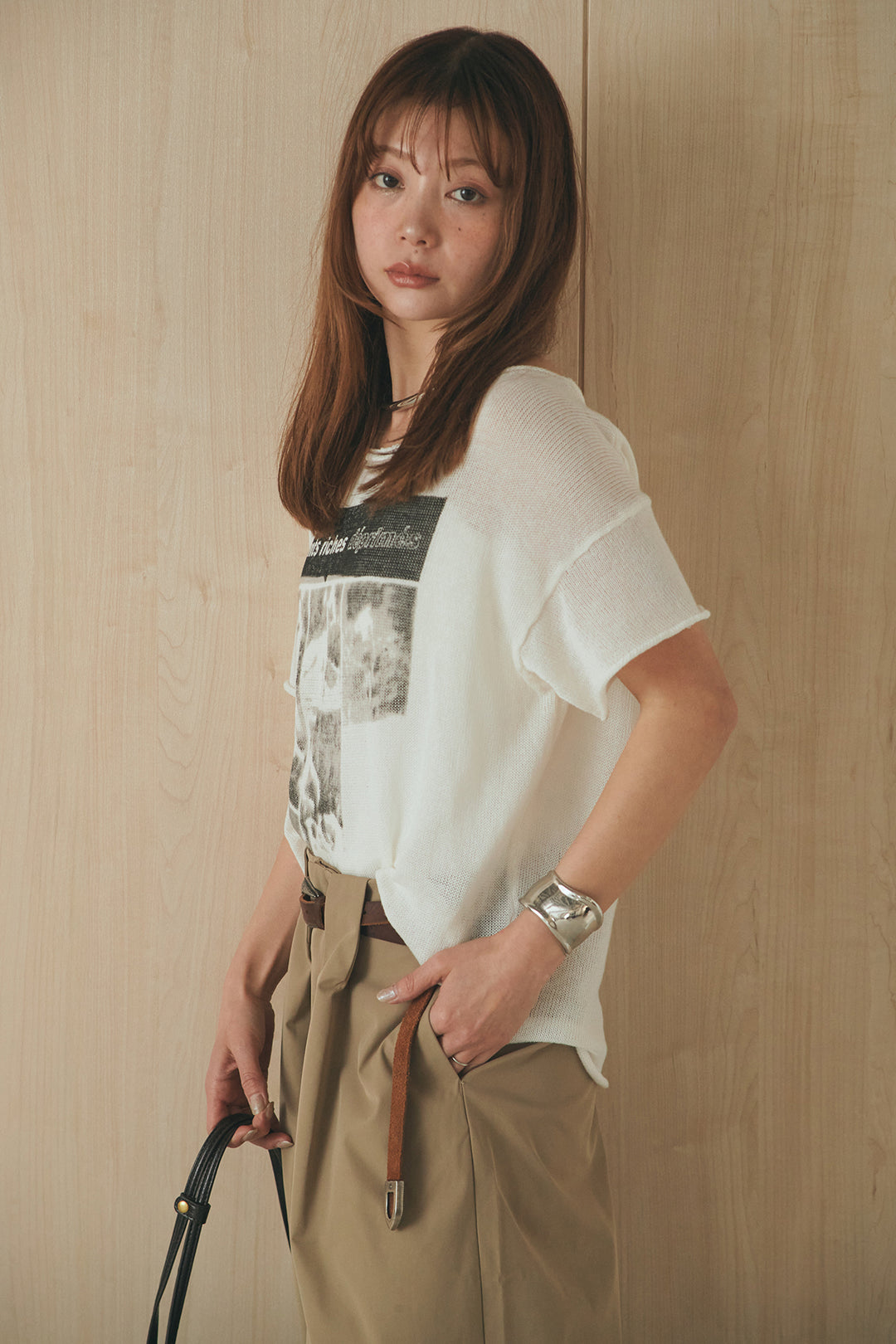 [SET]半袖モノトーングラフィックトップス+ベルトループデザインハイウエストタックパンツ(2set)