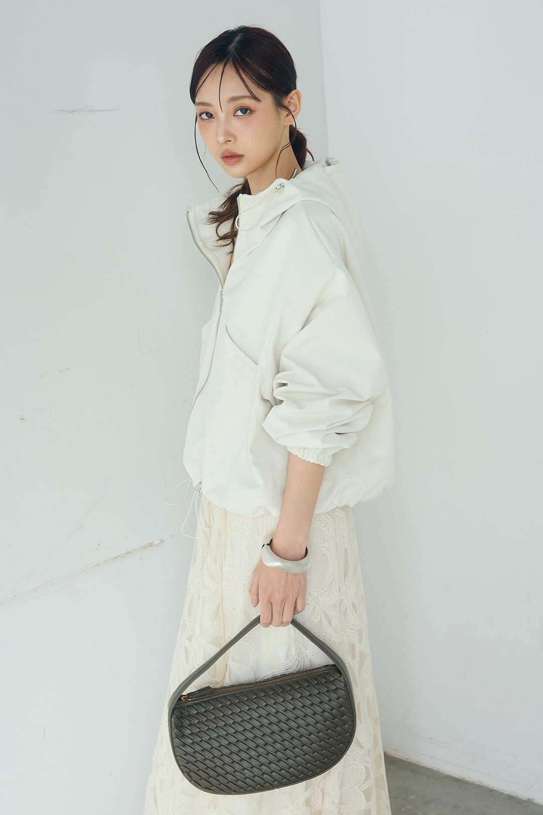 [SET]ネック裾絞りブルゾンアウター+ニュアンス柄刺繍スカート(2set)