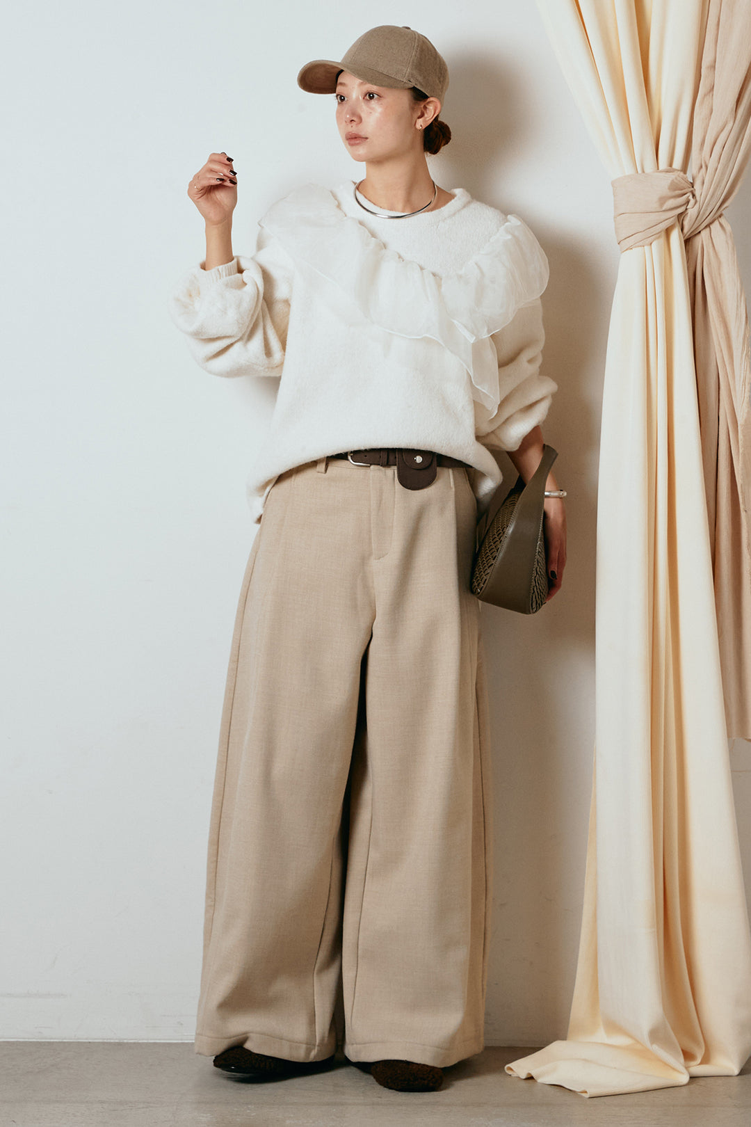 [SET]アシンメトリーフリルニットトップス+ポーチベルト付きカーブパンツ(2set)