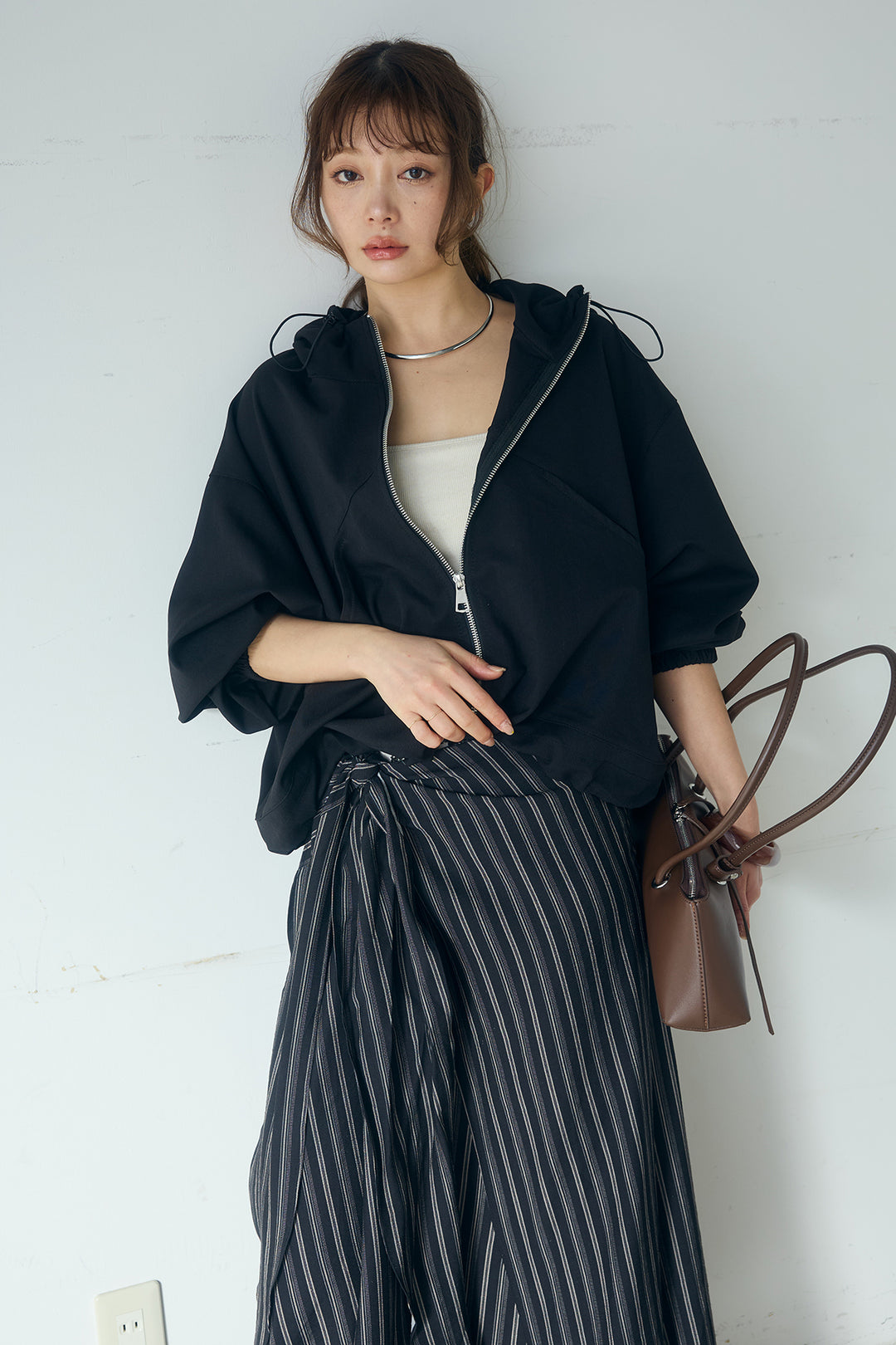 [SET]ネック裾絞りブルゾンアウター+マルチピンストライプ柄巻きスカート(2set)