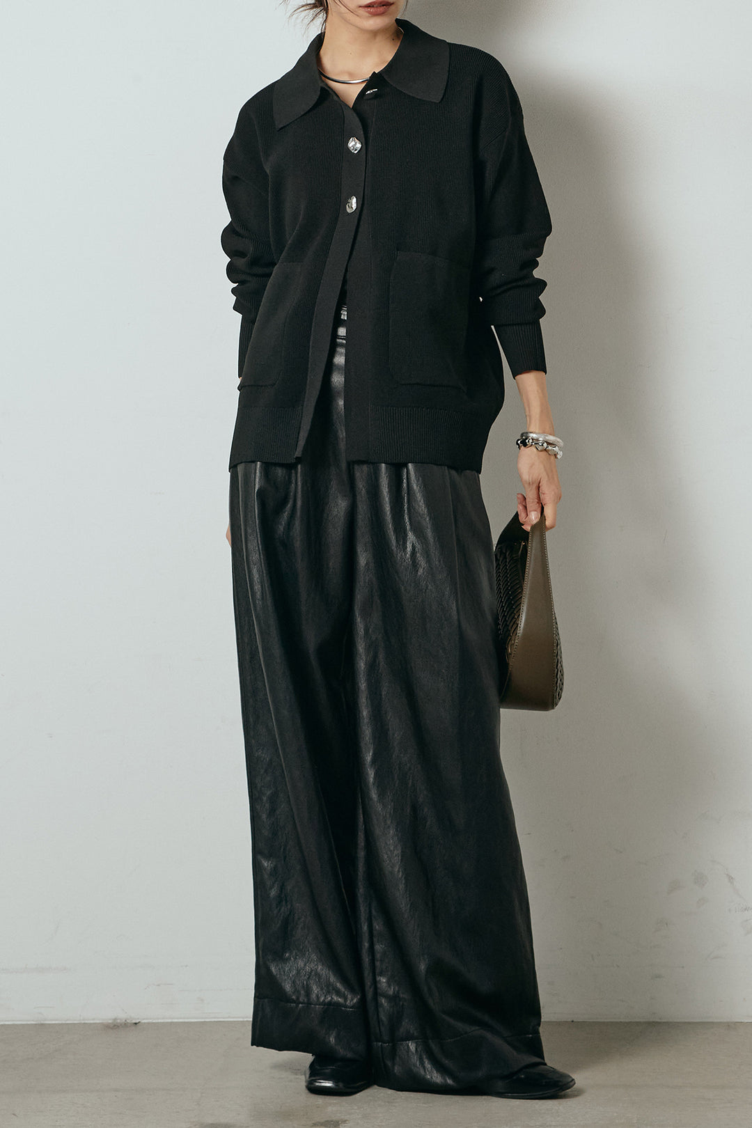 [SET]メタル釦衿付きニットカーディガン+ベルト付きレザーライクタックパンツ(2set)