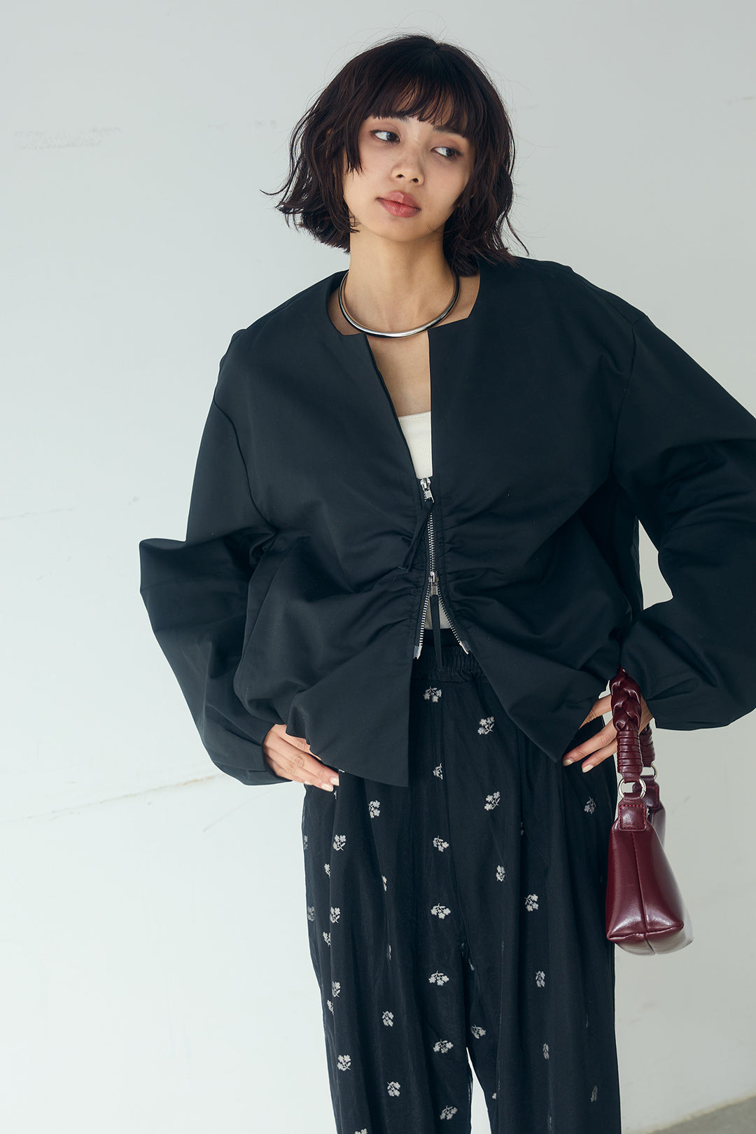 [SET]ニュアンスウェーブ刺繍シアーチュールパンツ+花柄刺繍ツイルタックパンツ(2set)