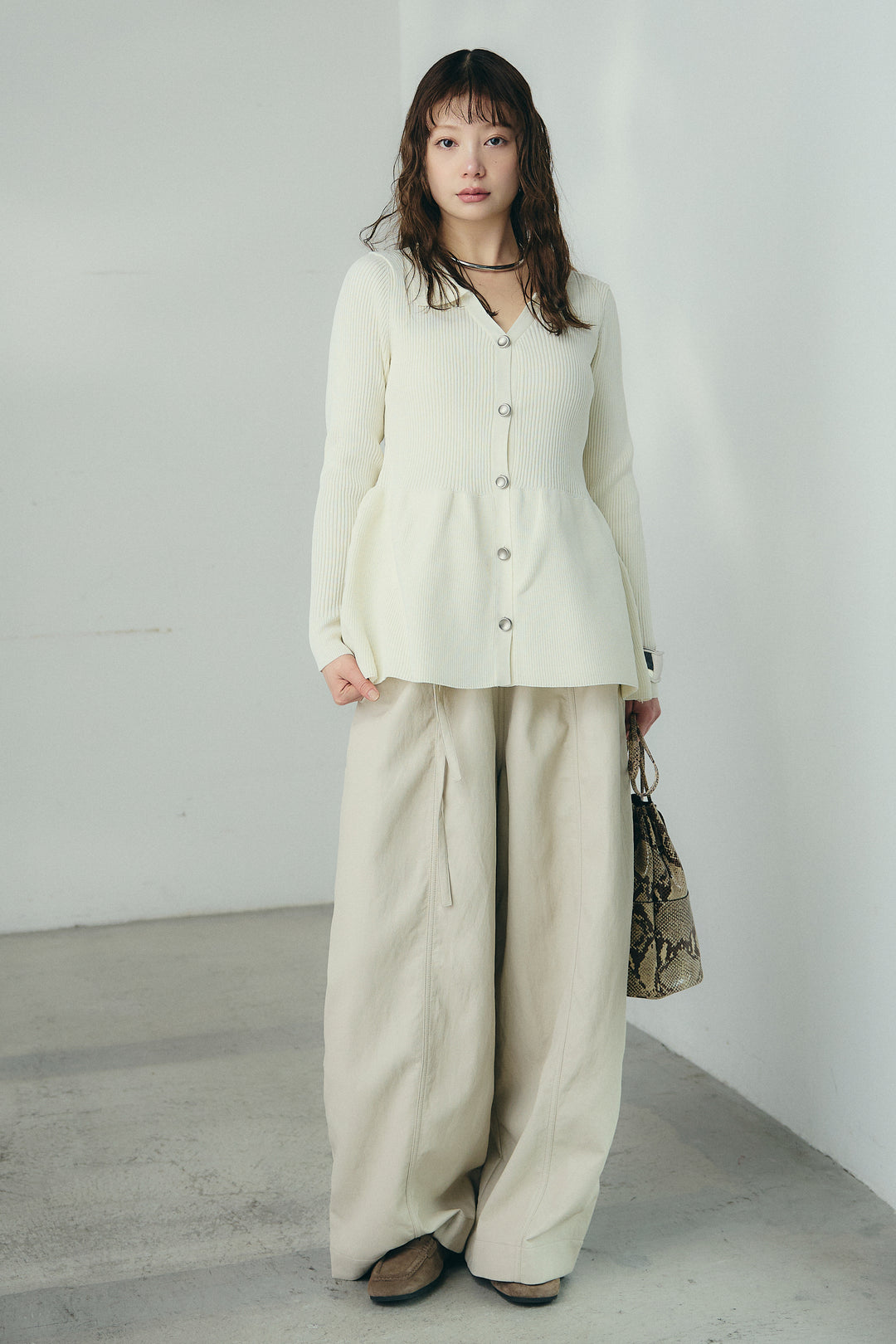 [SET]スキッパーペプラムニット+フェイクレザーカーブワイドパンツ(2set)