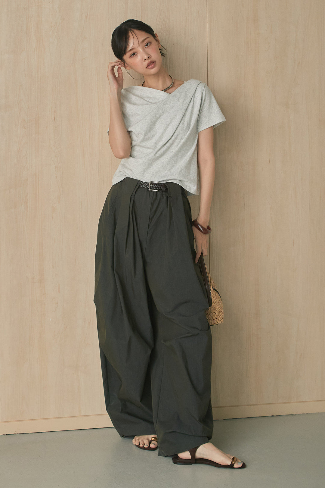[SET]綿天竺半袖オフショルTシャツ+ニーサイドタックボリュームカーブパンツ(2set)
