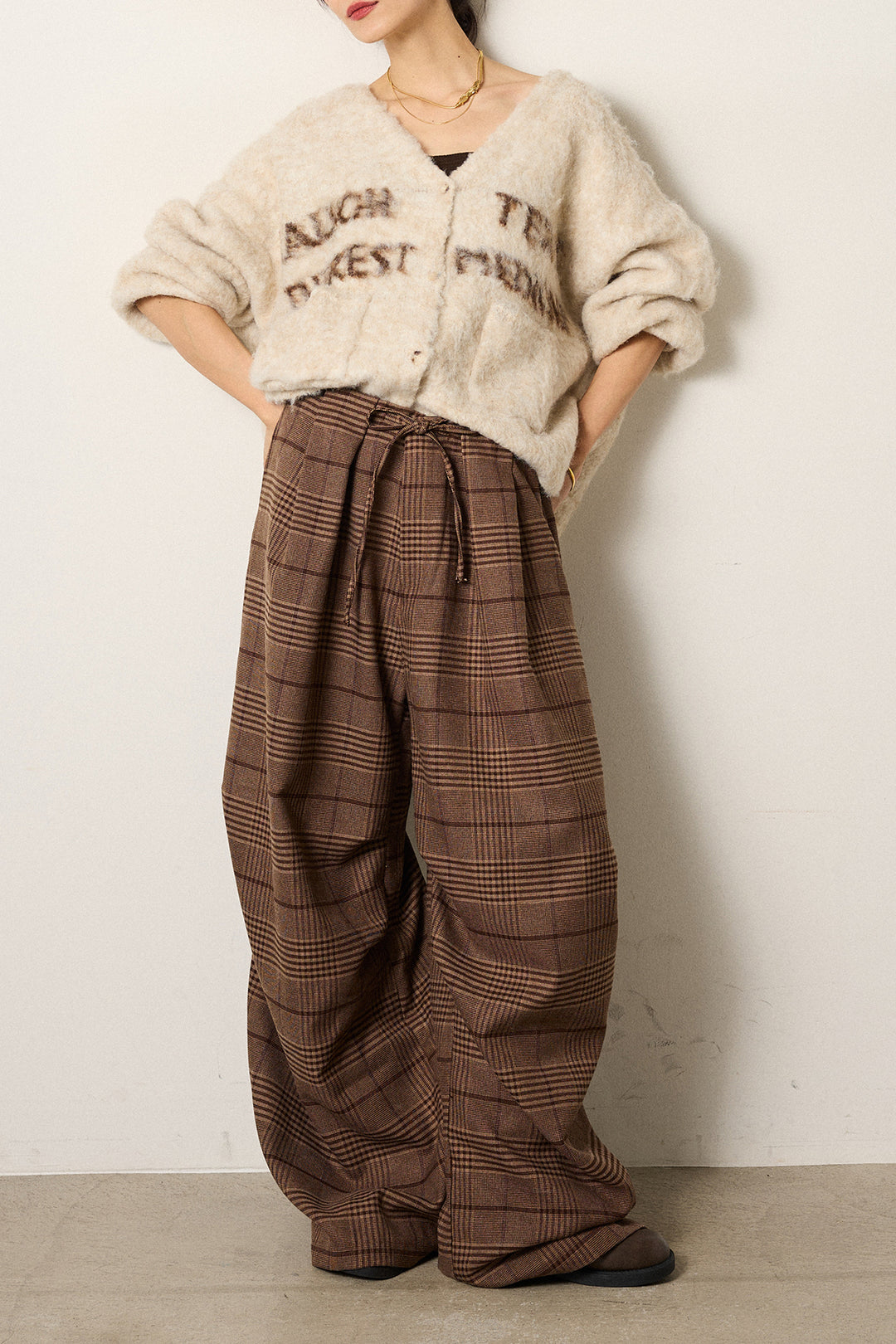 [SET]ウール混透かしロゴニットカーディガン+グレンチェックルーズタックパンツ(2set)