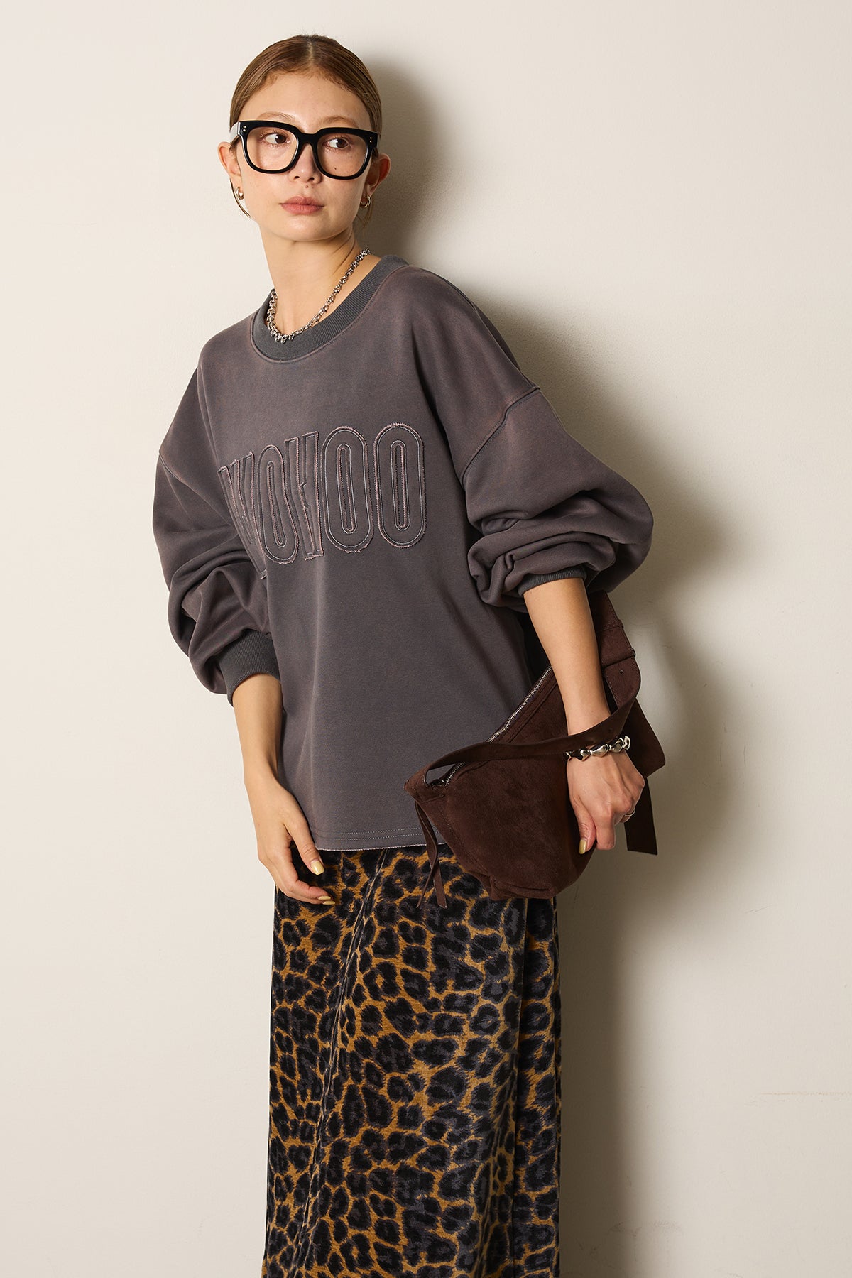 即納】ピグメント配色ロゴスウェット – ESICA