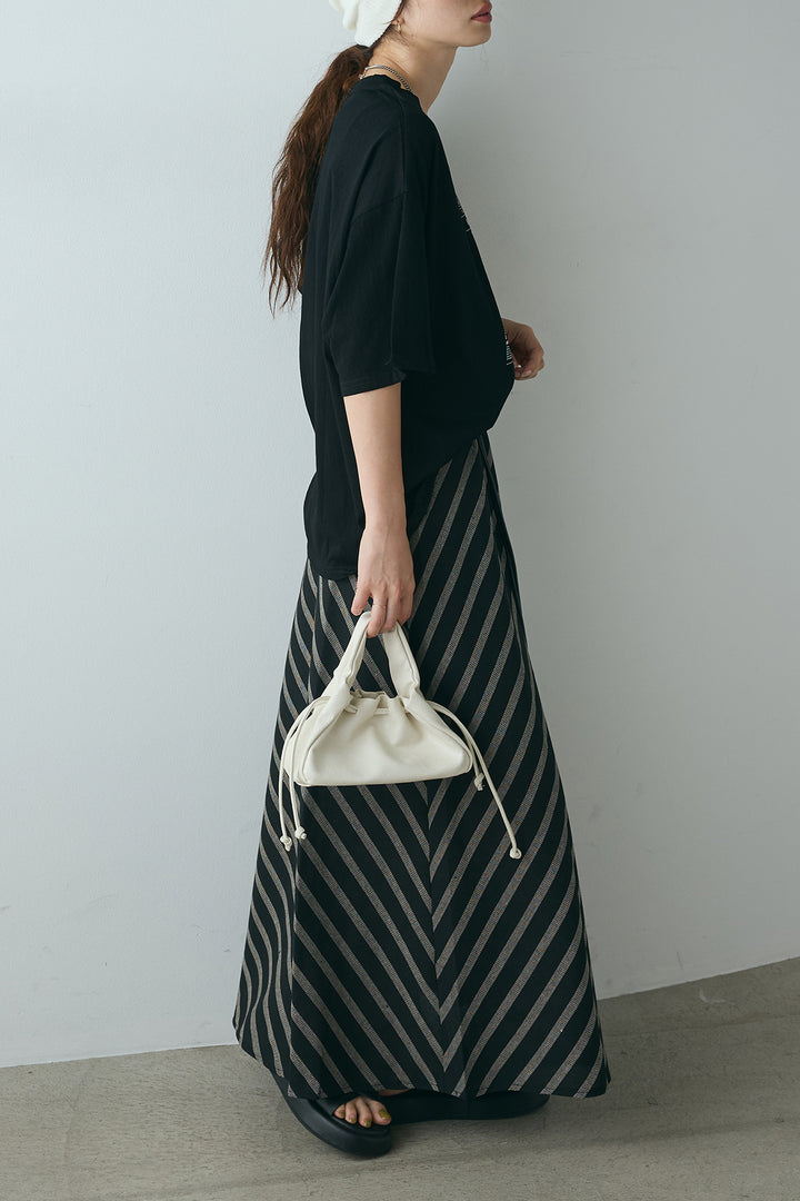 [SET]ニュースペーパーグラフィックTシャツ+ベルト付き斜めライン柄スカート(2set)