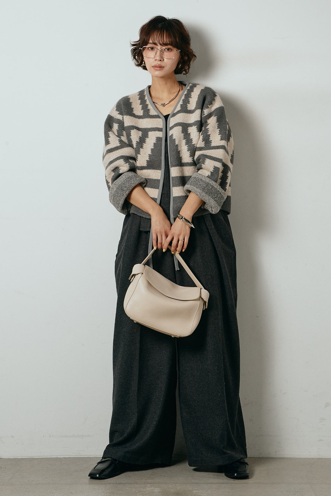 [SET]ノーカラー幾何学模様アウター+ウール混フランネルワイドサロペット(2set)