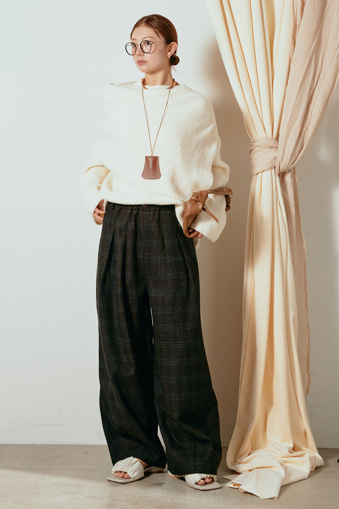 [SET]ケープデザインリブニットトップス+タータンチェック柄タックパンツ(2set)