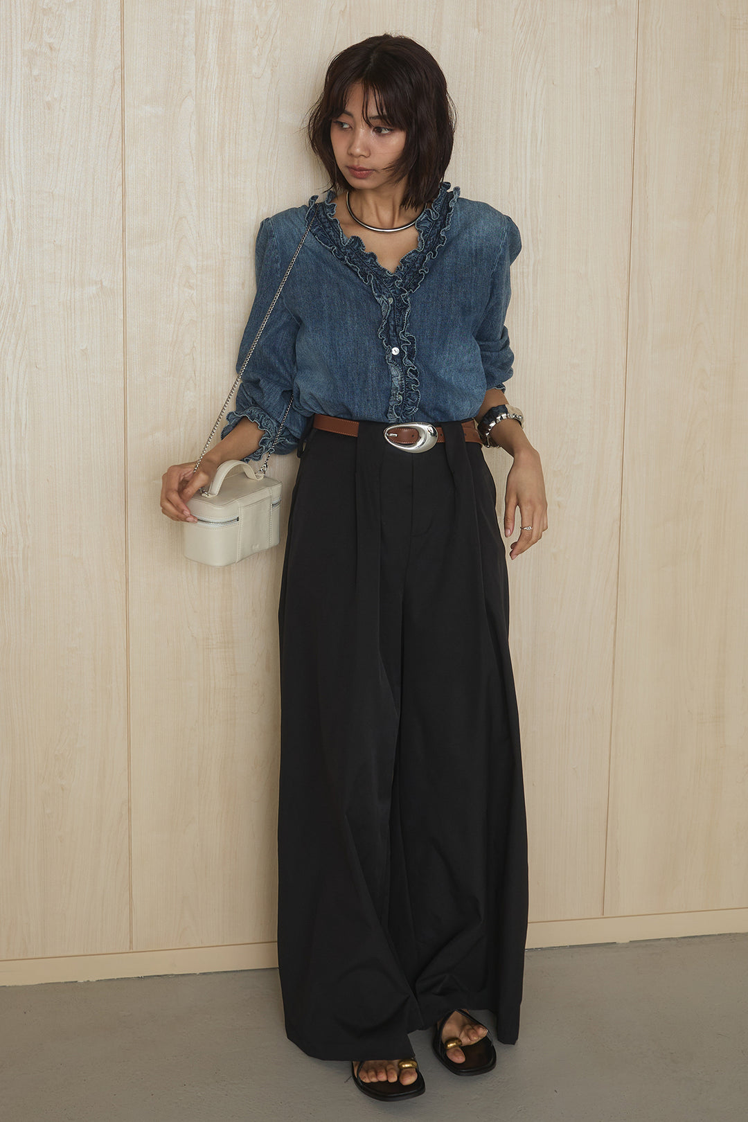 [SET]Vネックデニムフリルトップス+ベルトループデザインハイウエストタックパンツ(2set)