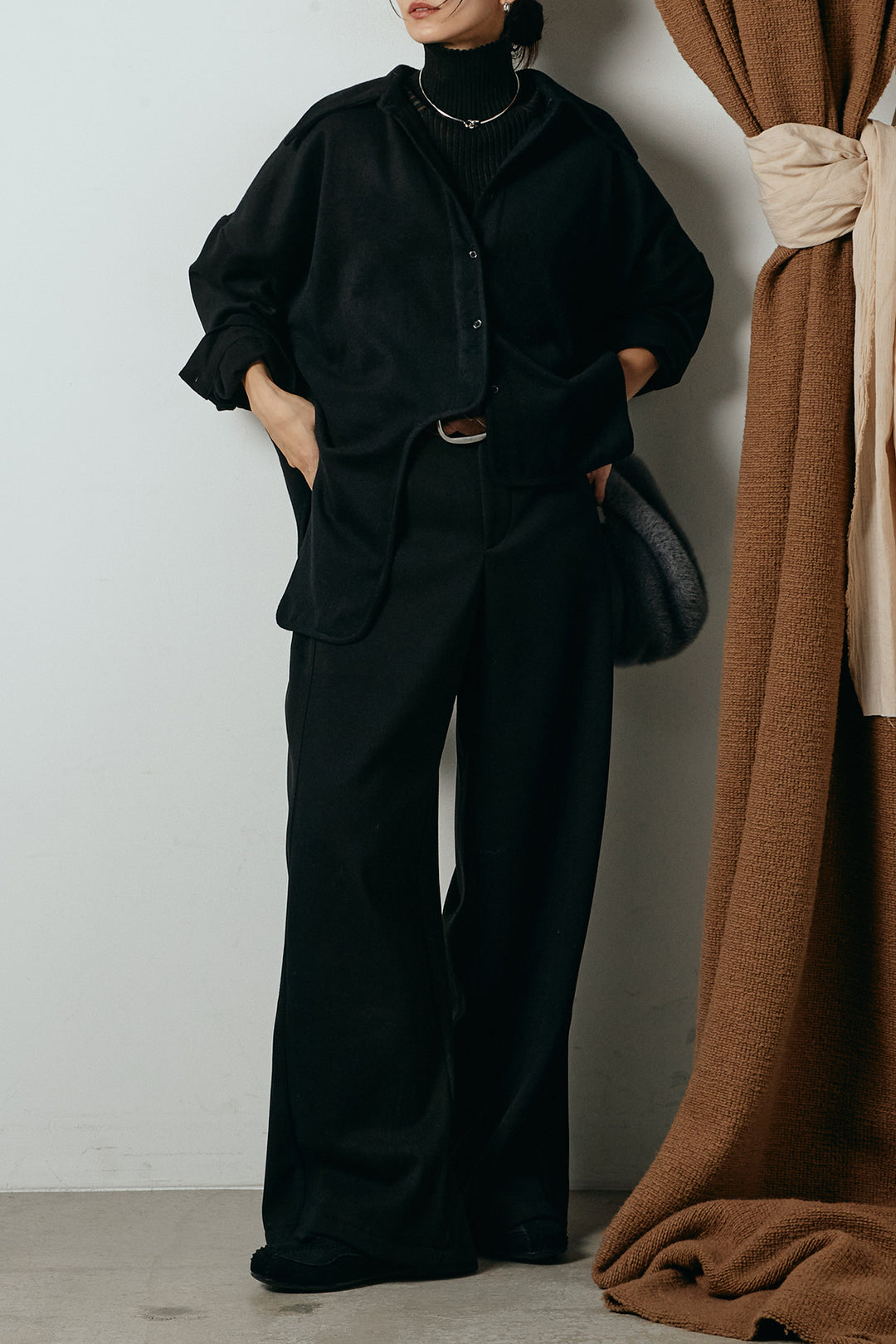 [SET]裾アシンメトリーデザインシャツ+編みベルト付きワイドパンツ+リブニットシームレスタートルプルオーバー(3set)