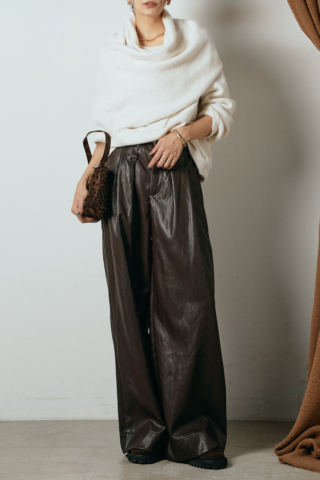 [SET]ネック巻きデザインニットトップス+ベルト付きレザーライクタックパンツ(2set)