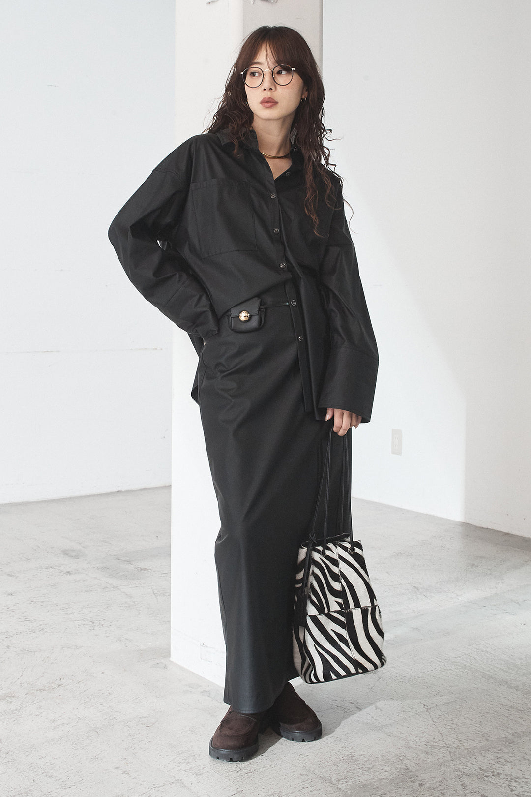 [SET]ウォッシャブルエコレザービックカフスシャツ+ウォッシャブルエコレザーナロースカート(2set)