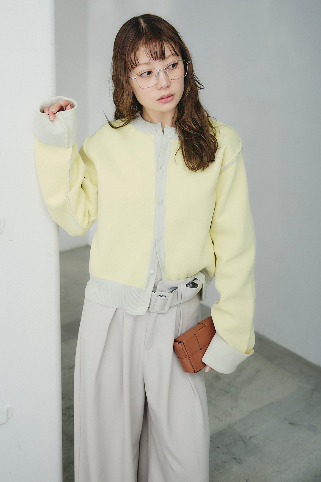 [SET]リバーシブル配色ニットカーディガン+ベルト付きツータックワイドパンツ(2set)