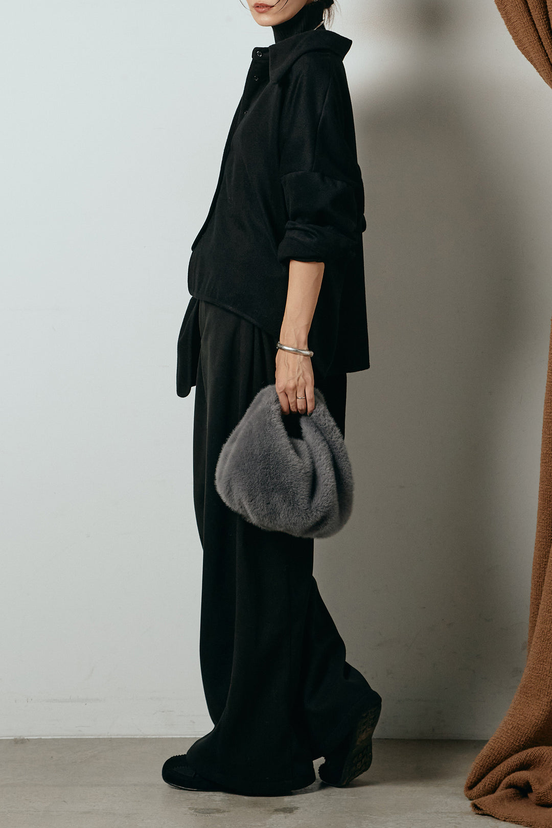 [SET]裾アシンメトリーデザインシャツ+編みベルト付きワイドパンツ+リブニットシームレスタートルプルオーバー(3set)