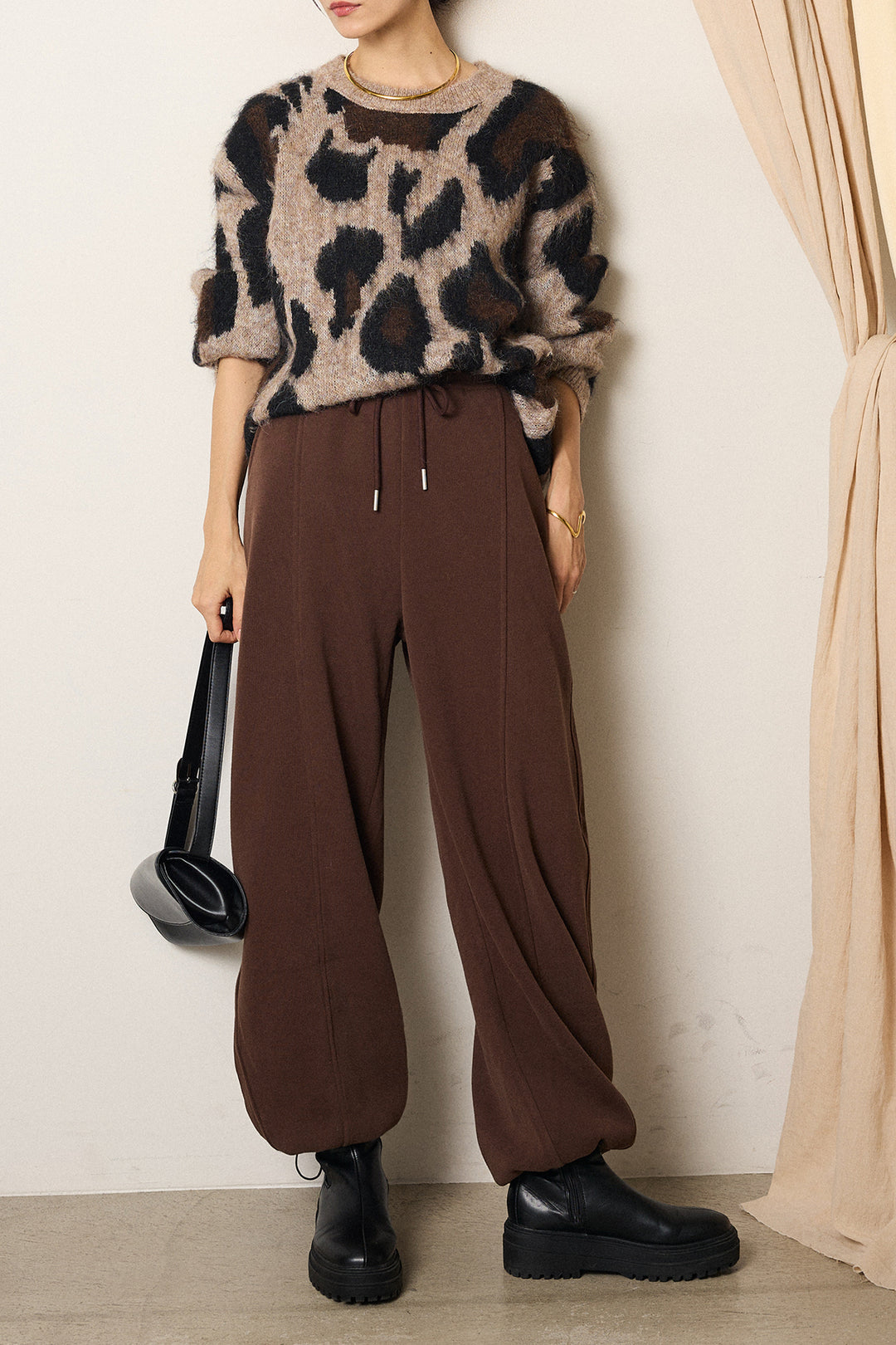 [SET]ルーズアニマルモヘアニットトップス+スウェットワイドカーブパンツ(2set)