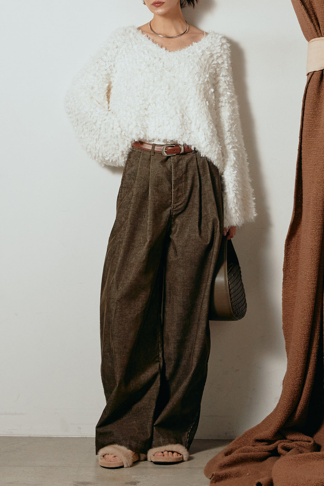 [SET]深Vネックチョウチョヤーンニットトップス+フロントタック入りコーデュロイパンツ(2set)