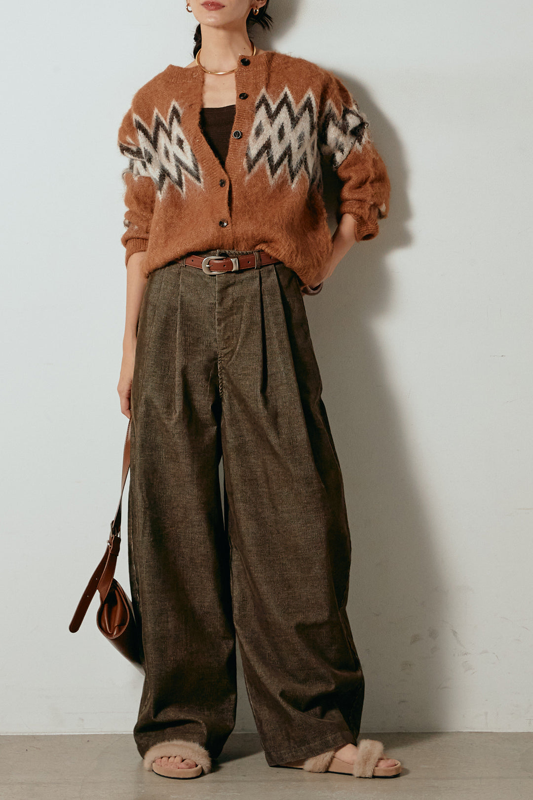 [SET]起毛ノルディック柄ニットカーディガン+フロントタック入りコーデュロイパンツ(2set)