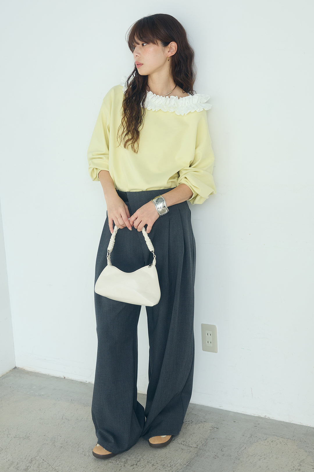 [SET]ネックギャザーフリルスウェット+サイドベルトタック入りスラックス(2set)