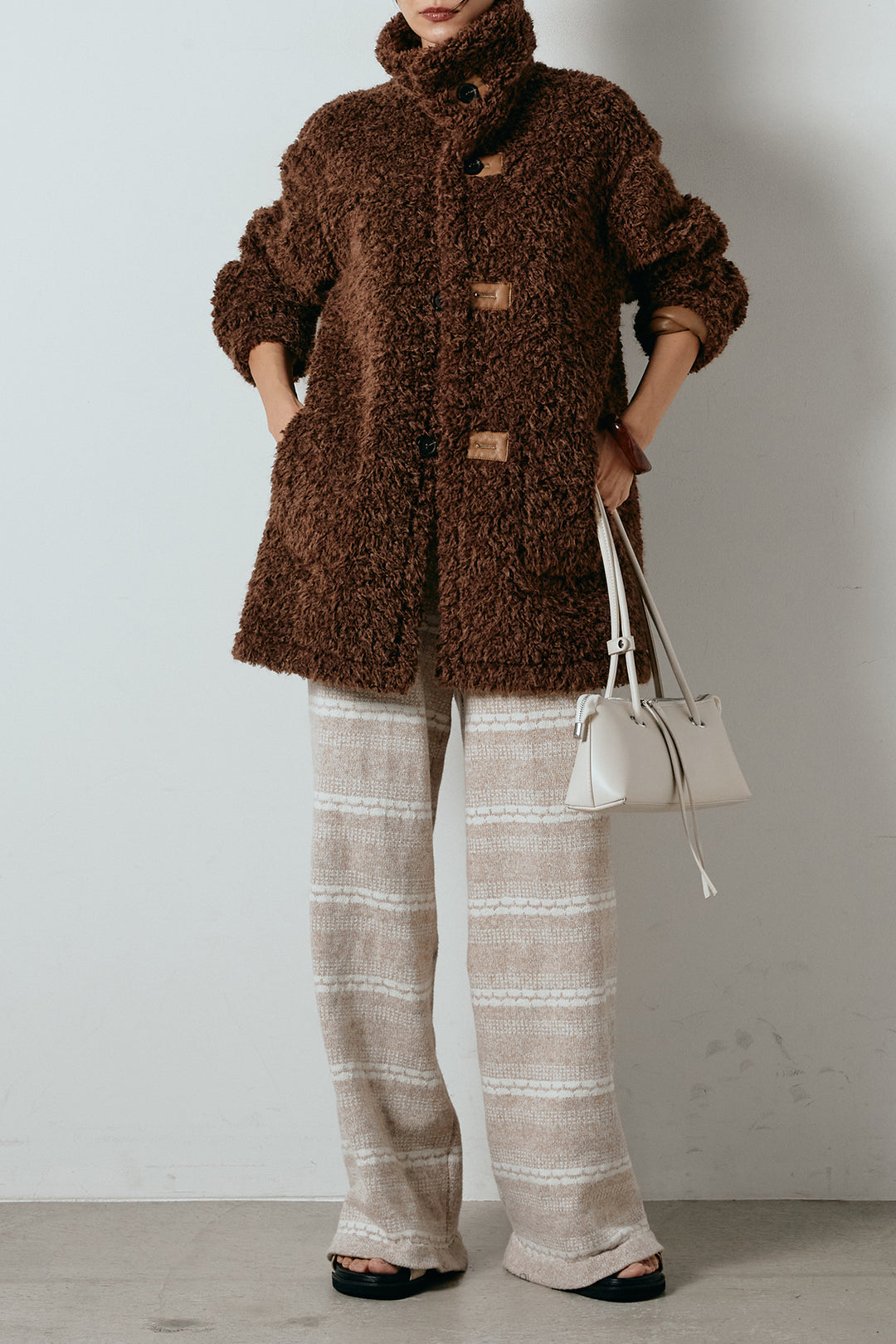 [SET]リバーシブルボアアウター+マルチライン柄リラックスニットパンツ(2set)