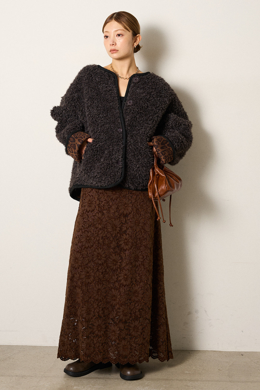 [SET]ノーカラー裏地レオパードボアアウター+花柄刺繍ベロアフレアスカート(2set)