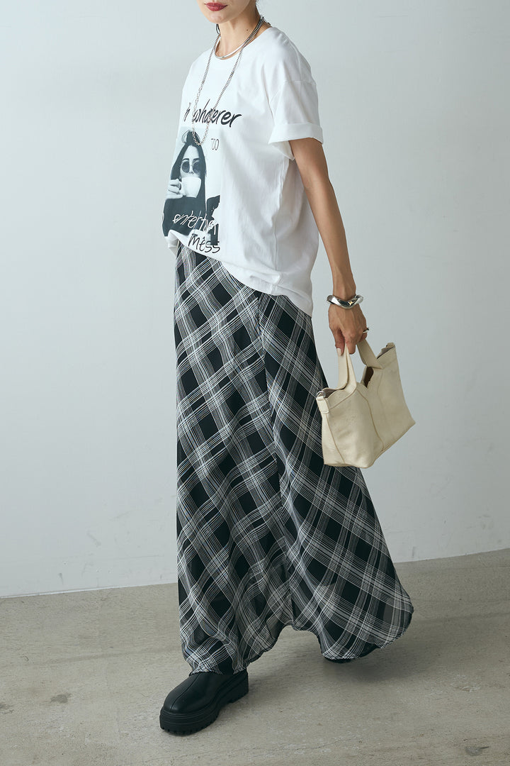 [SET]モノトーンフォトプリントTシャツ+マルチ柄シアースカート(2set)